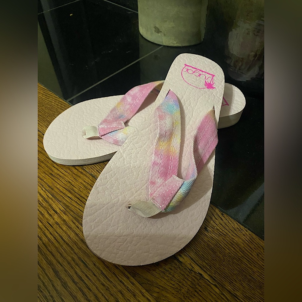 ☀️BRAND NEW Sugar brand flip flops☀️